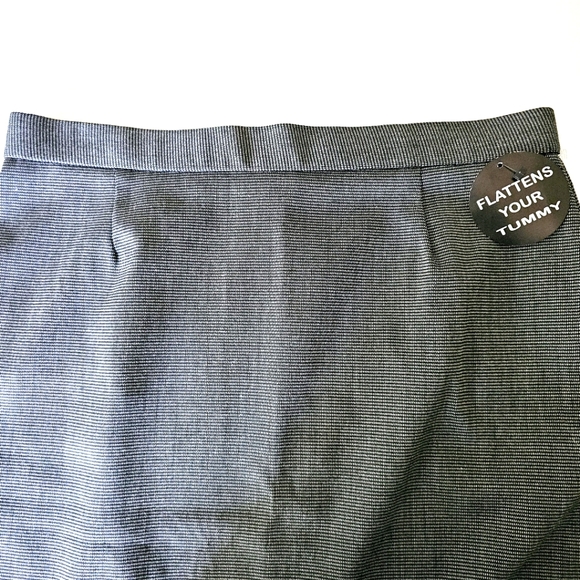 Briggs New York slender fit pencil skirt size 10 gray tweed tummy control NWT - Picture 2 of 9